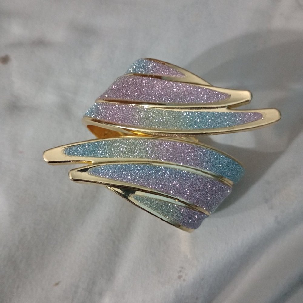 Bangle bracelet